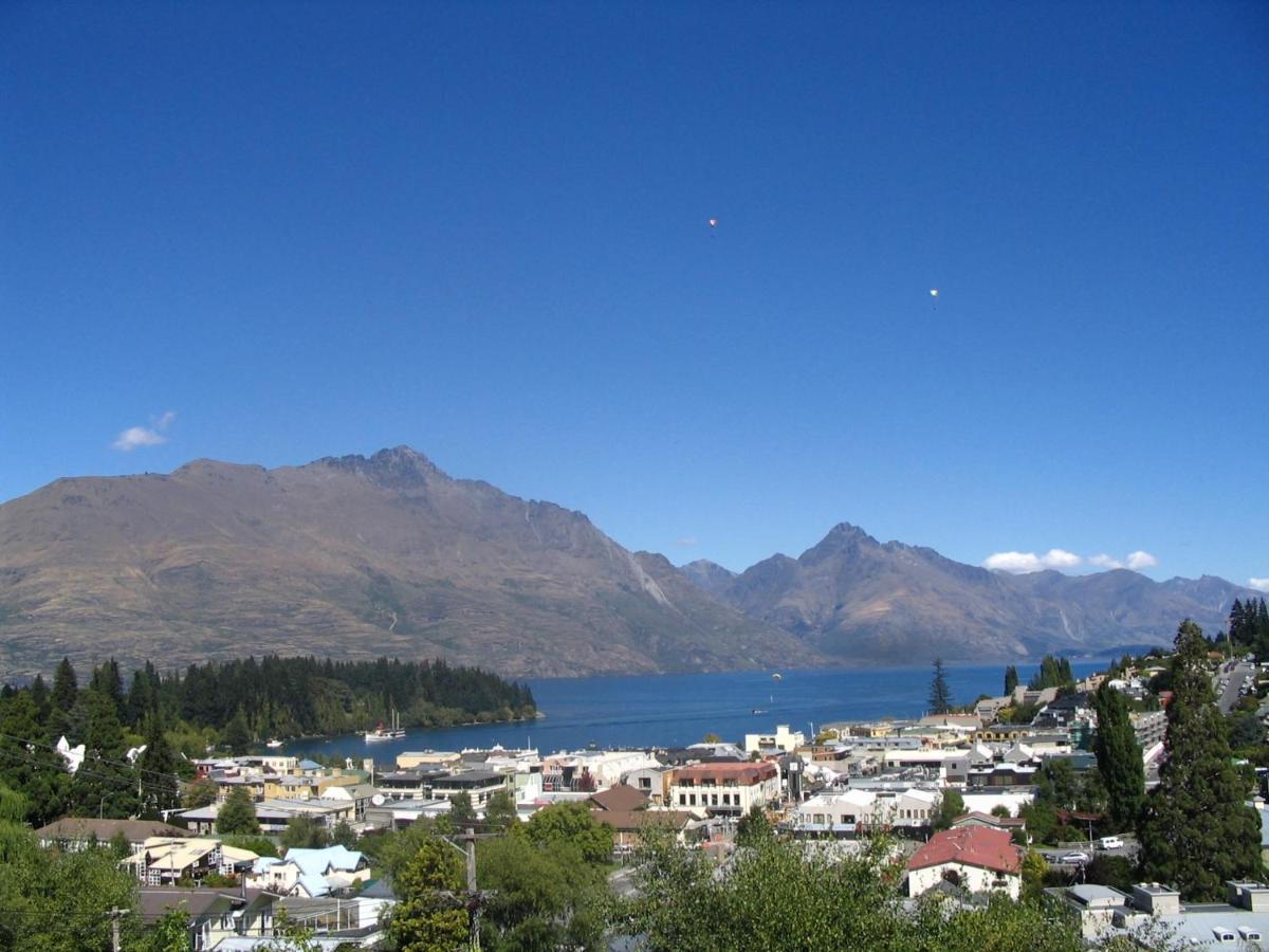 Turner Heights Townhouses Aparthotel Queenstown Bagian luar foto