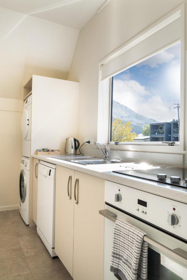 Turner Heights Townhouses Queenstown Bagian luar foto
