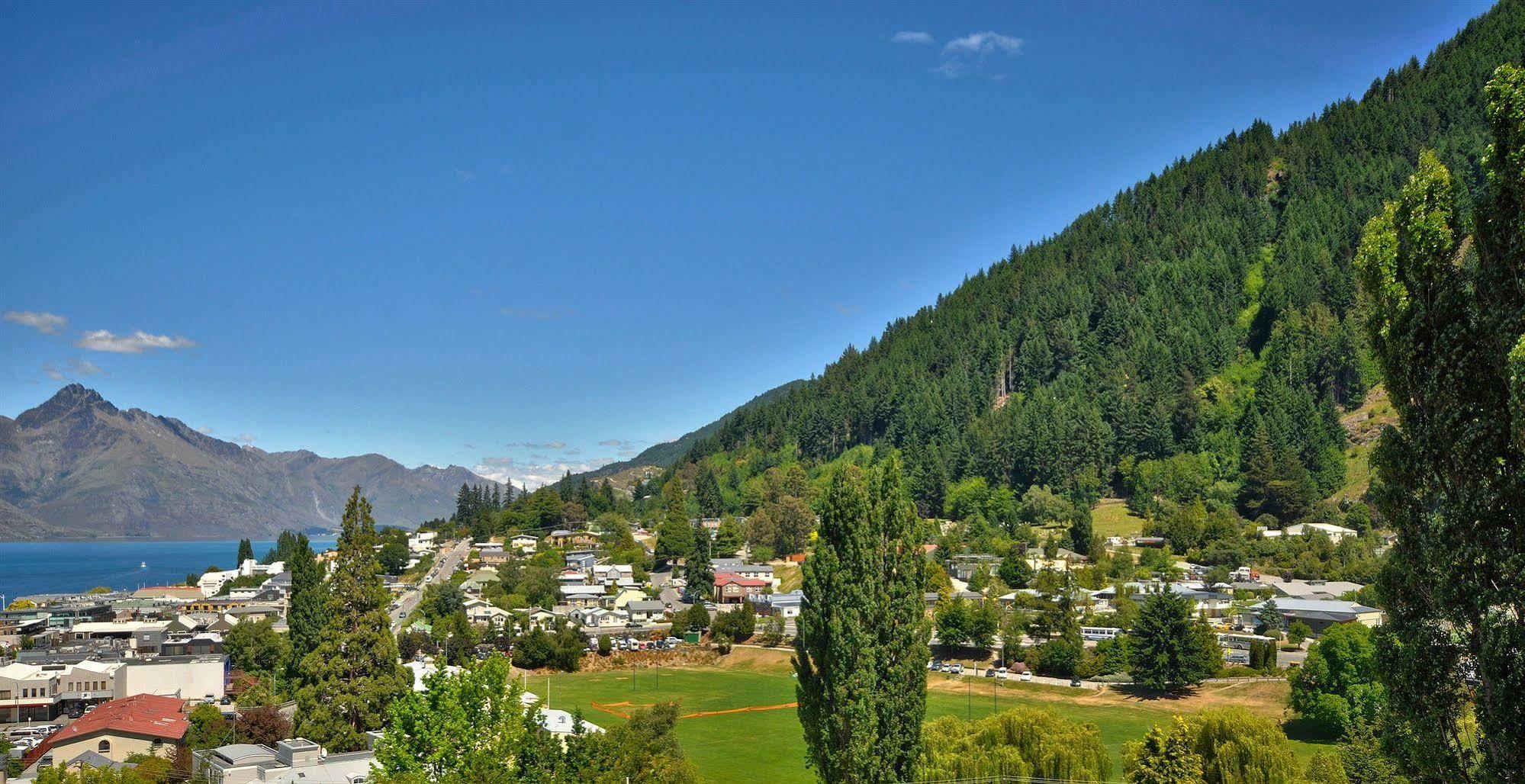 Turner Heights Townhouses Queenstown Bagian luar foto