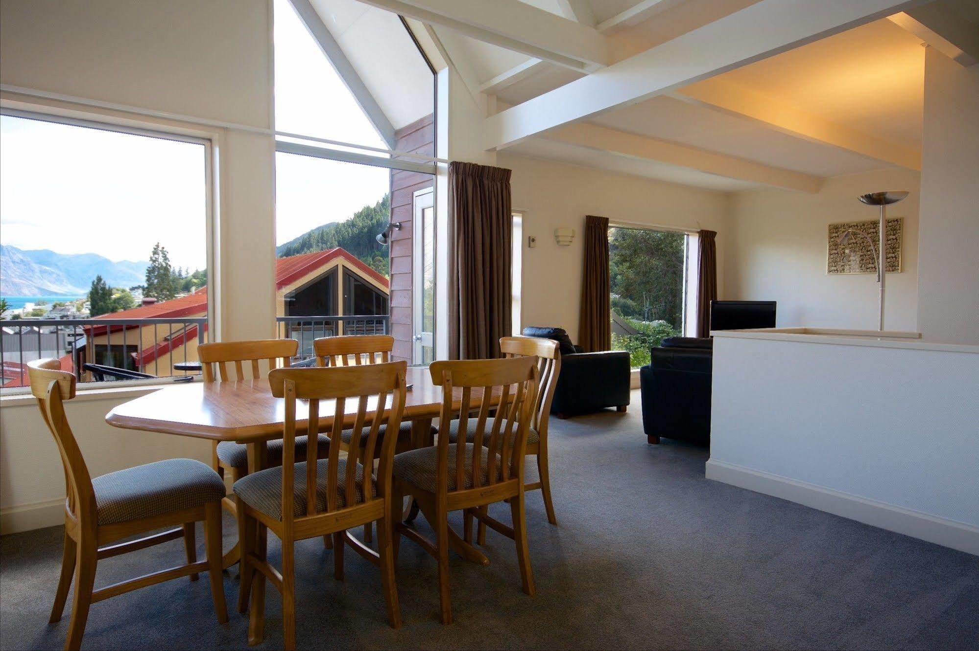 Turner Heights Townhouses Queenstown Bagian luar foto