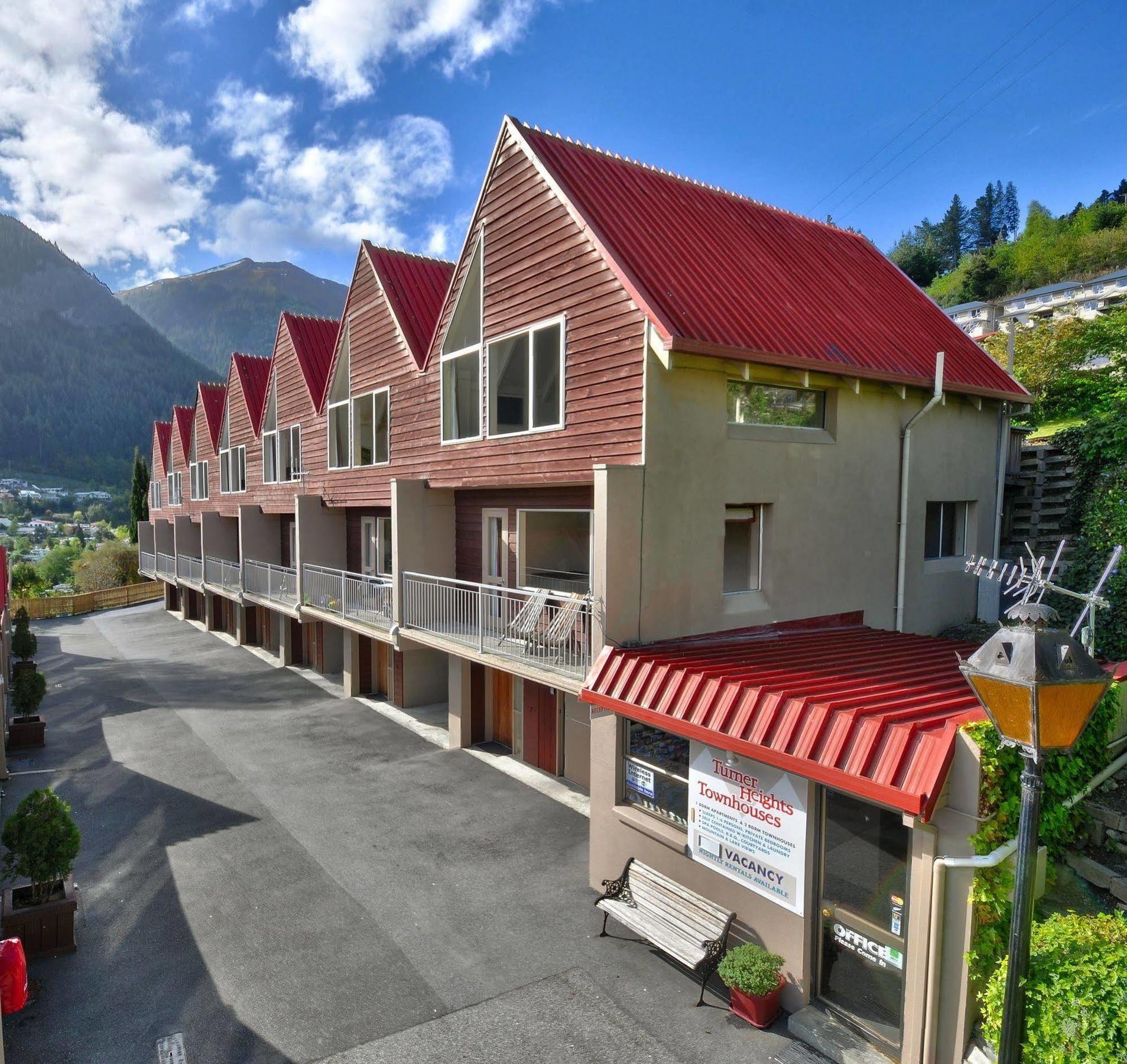 Turner Heights Townhouses Aparthotel Queenstown Bagian luar foto