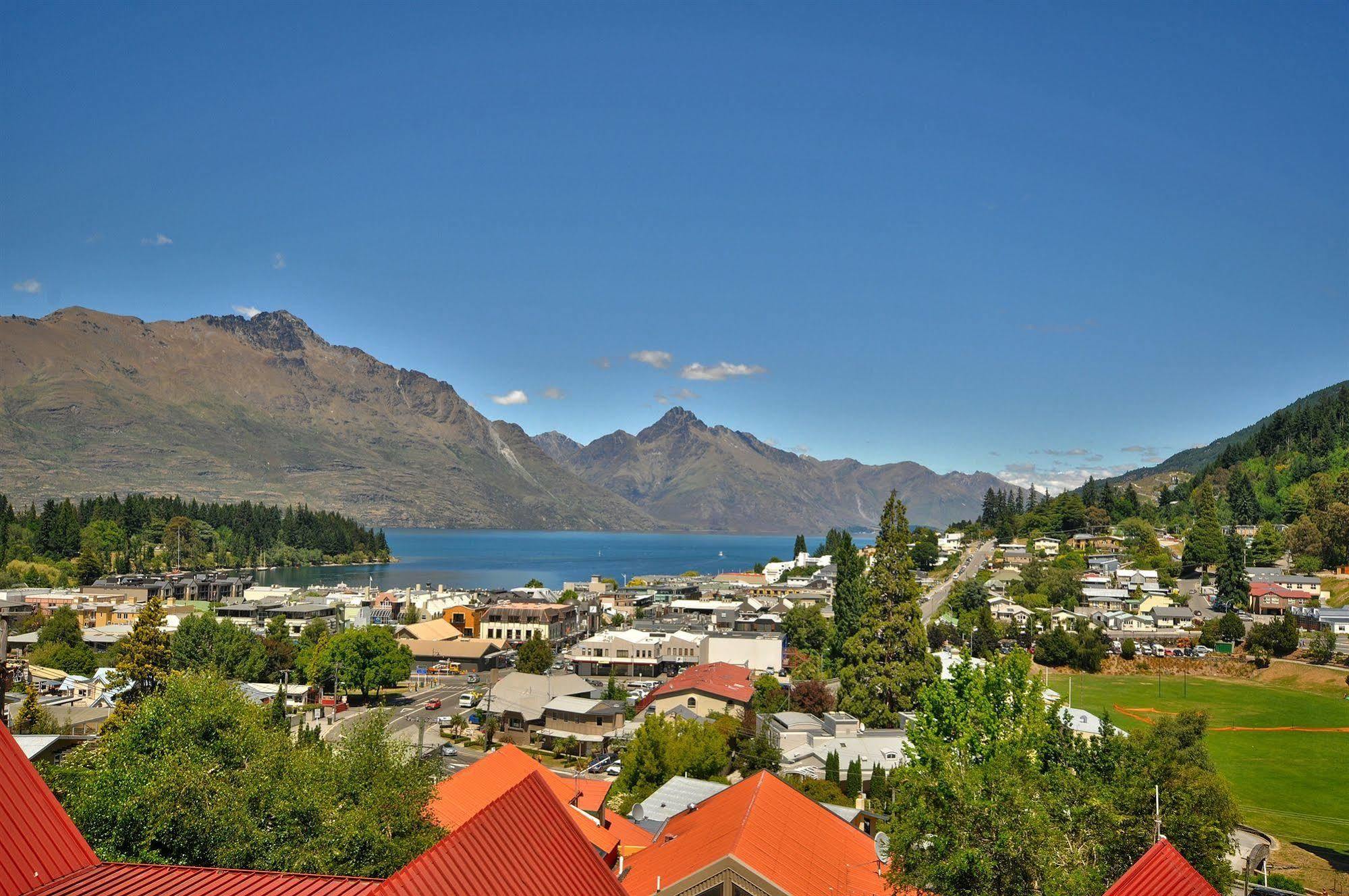 Turner Heights Townhouses Queenstown Bagian luar foto