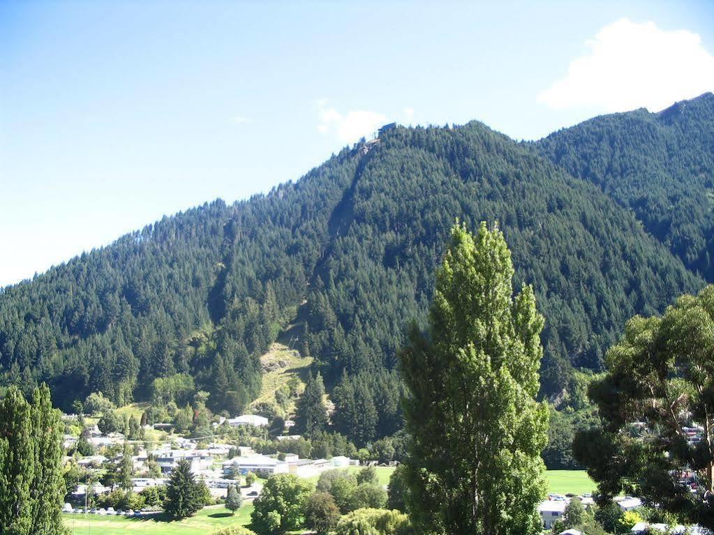 Turner Heights Townhouses Queenstown Bagian luar foto